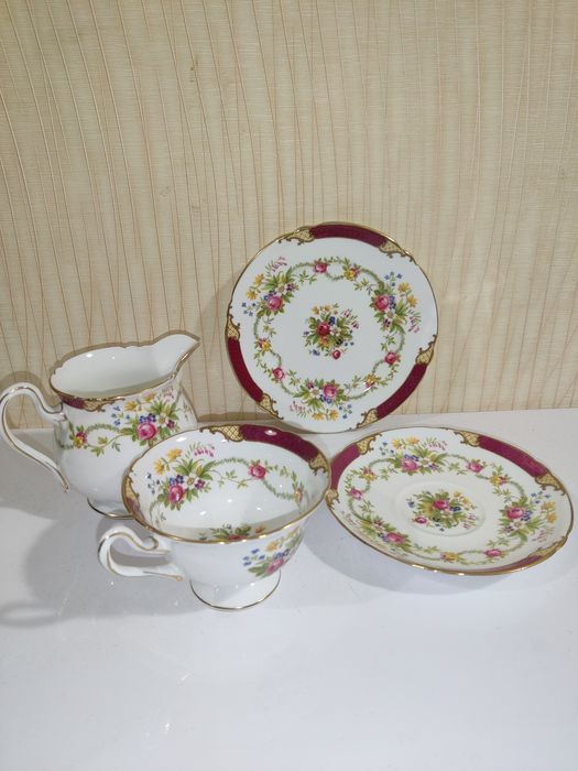 Англійська вінтажна порцеляна