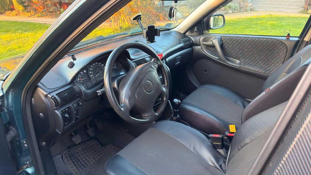 Sprzedam Opla Astrę rocznik 1995 1.6   benzyna 184 tys