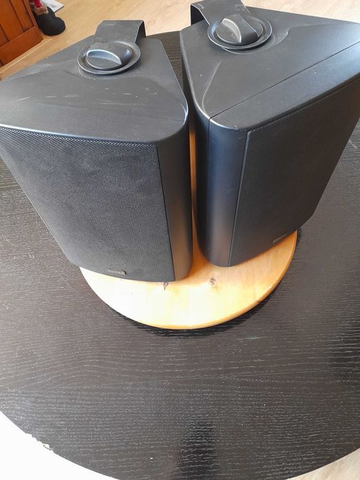 2 colunas AUDIO ART de parede ou não.