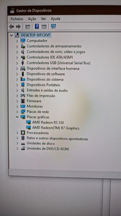 Computador desktop HP Pavilon.