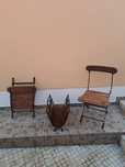 Cadeiras dobravel e suporte para lenha.