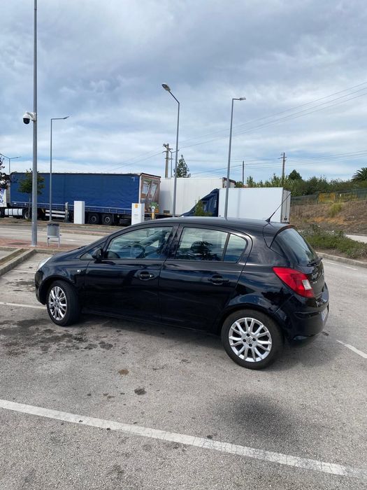 Opel Corsa 1.3 muito económico, o ideal para andar na cidade