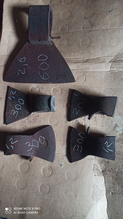 Кувалды топоры молотки вилы