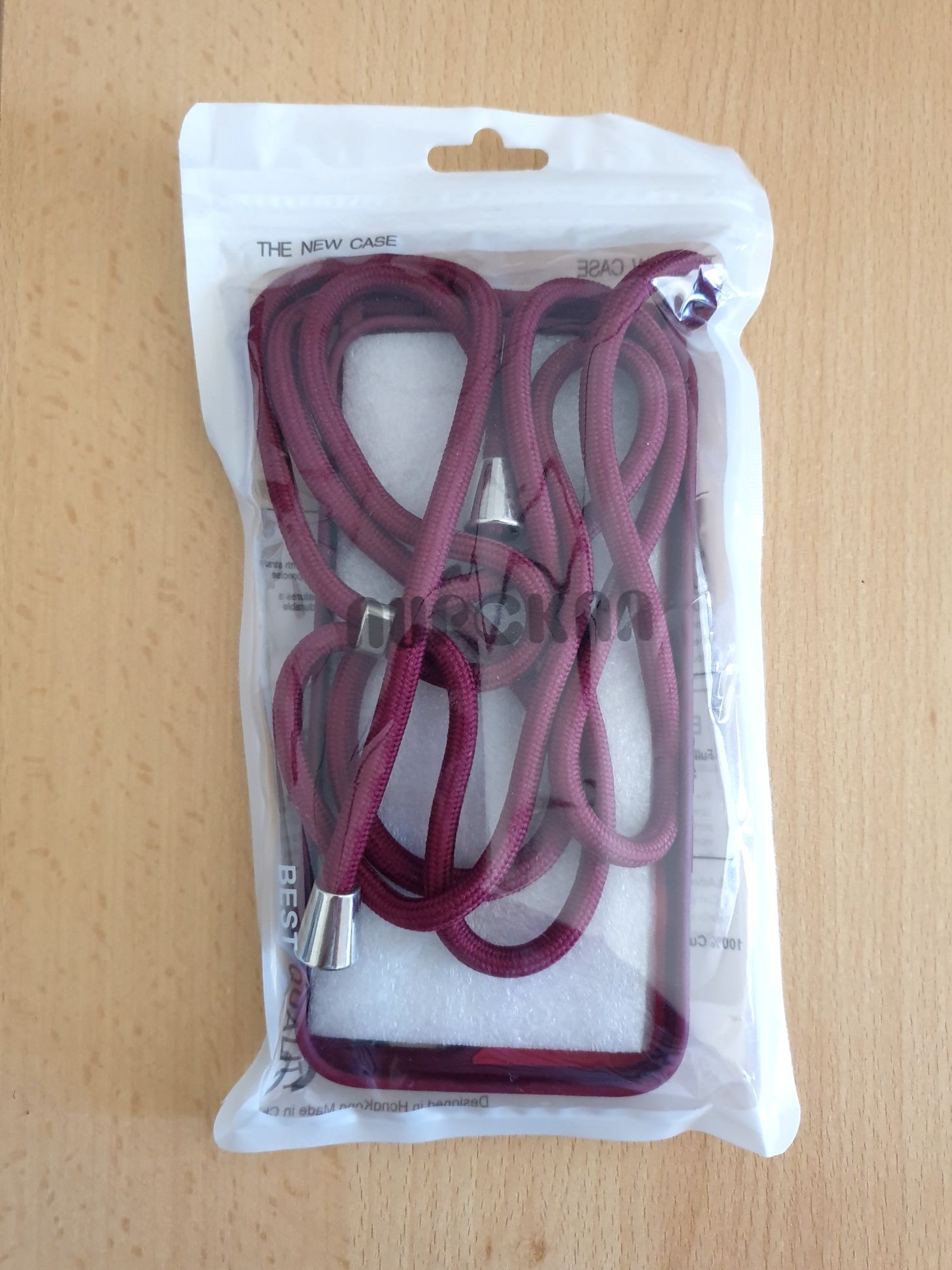 Capa Iphone 13 Bordeaux com Cordão