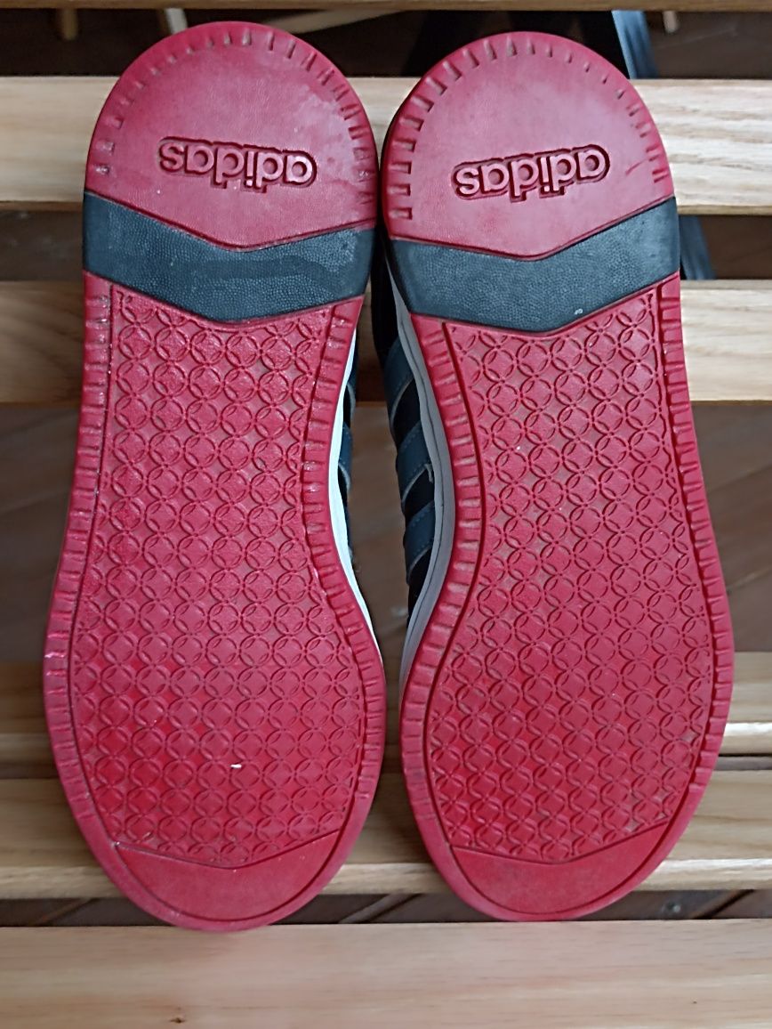 Кросівки Adidas NEO Label