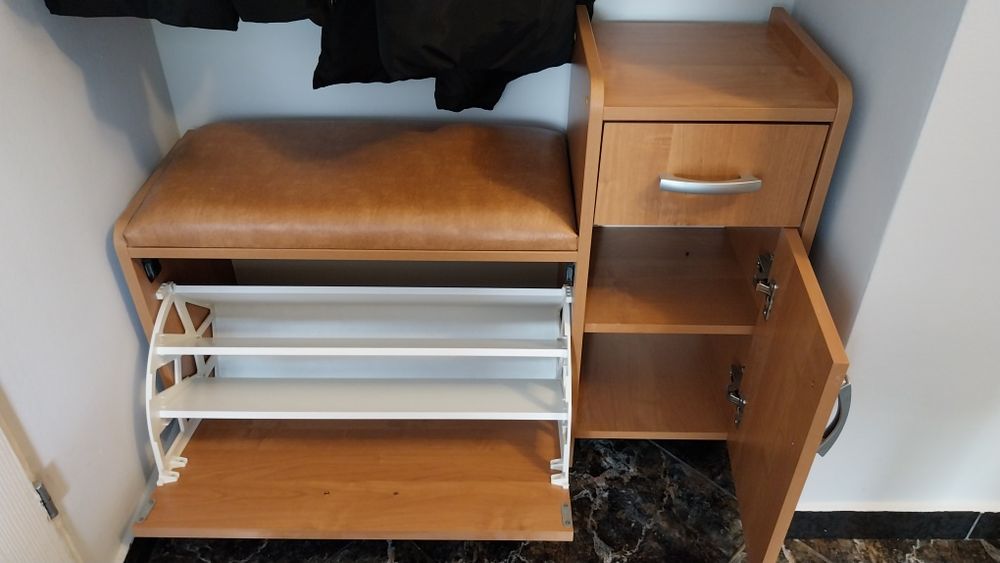 Szafka do przedpokoju z wieszakiem