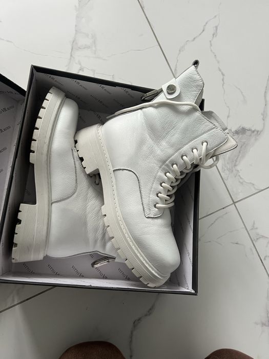 Шкіряні черевики на шнурівці білі vitto rossi  чоботи зими 40