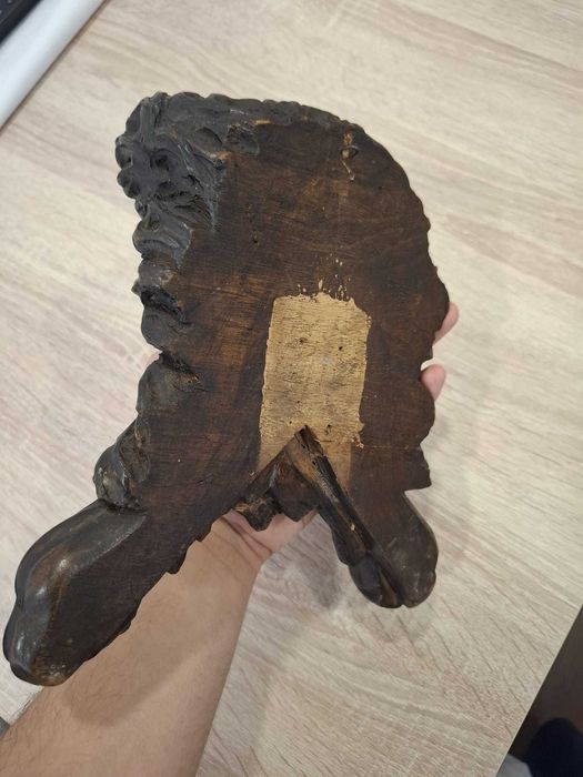 Antiguidade | Busto de leão em madeira