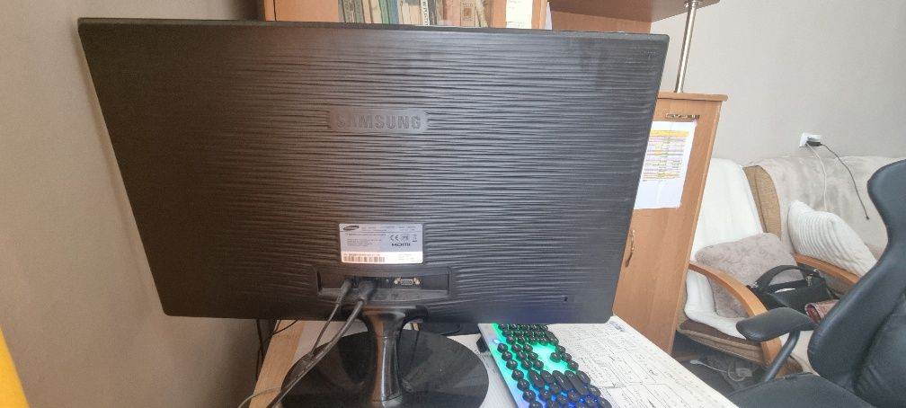 Monitor 24 całe Samsung