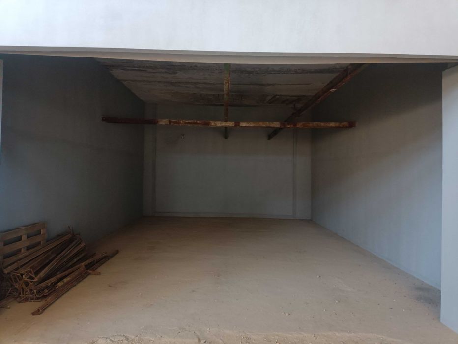 ПРОДАЖ великого 2282 кв.м ВИРОБНИЧОГО ПРИМІЩЕННЯ у Берегові, новий дах