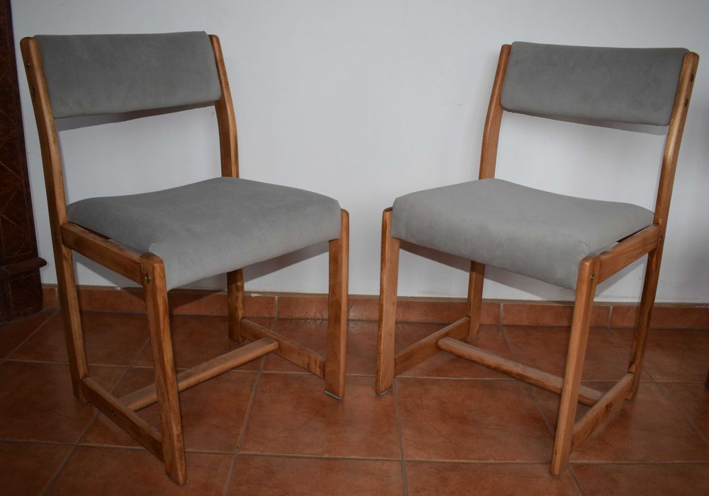 4 krzesła w stylu PRL po renowacji