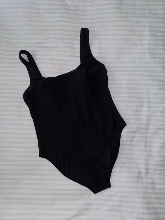 Суцільний чорний купальник H&M