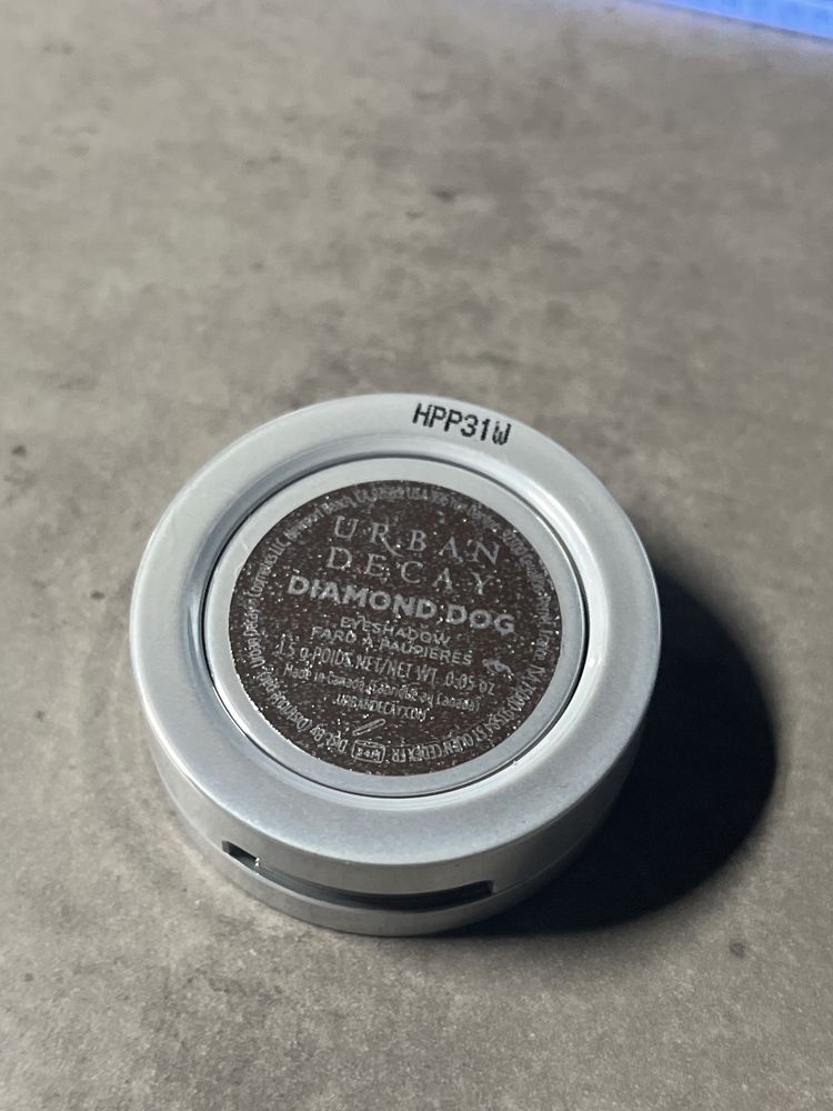 Urban Decay UD Moondust mono eyeshadow cien do powiek Diamond Dog