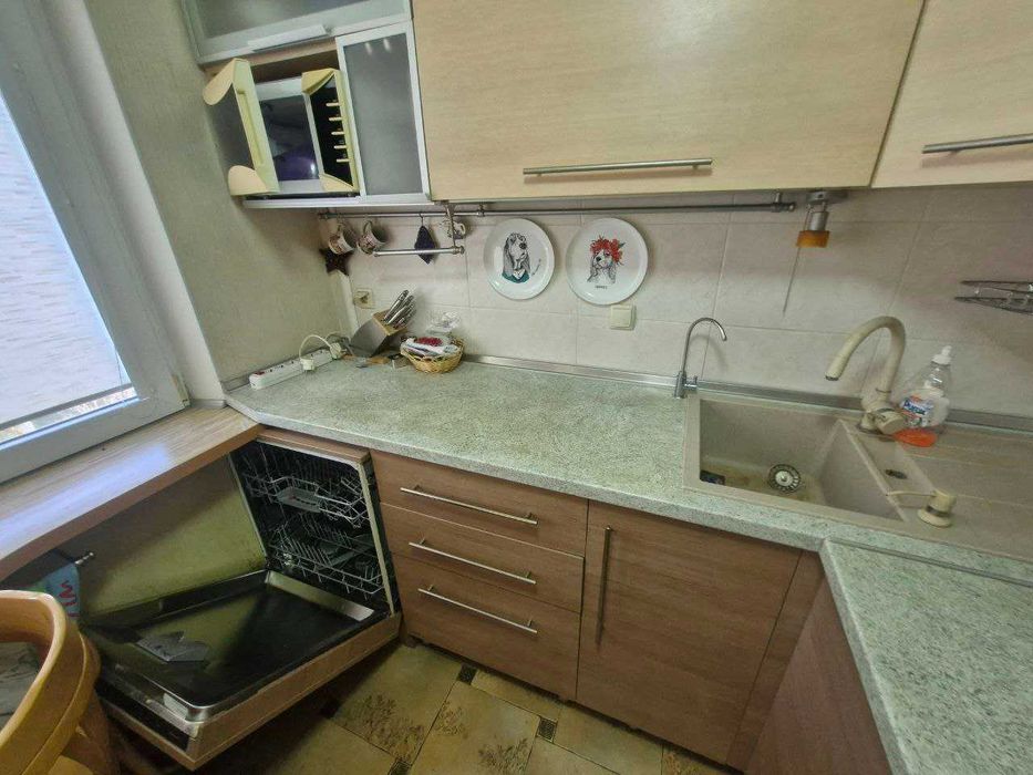 Сдам трёхкомнатная квартиру  на Черёмушках