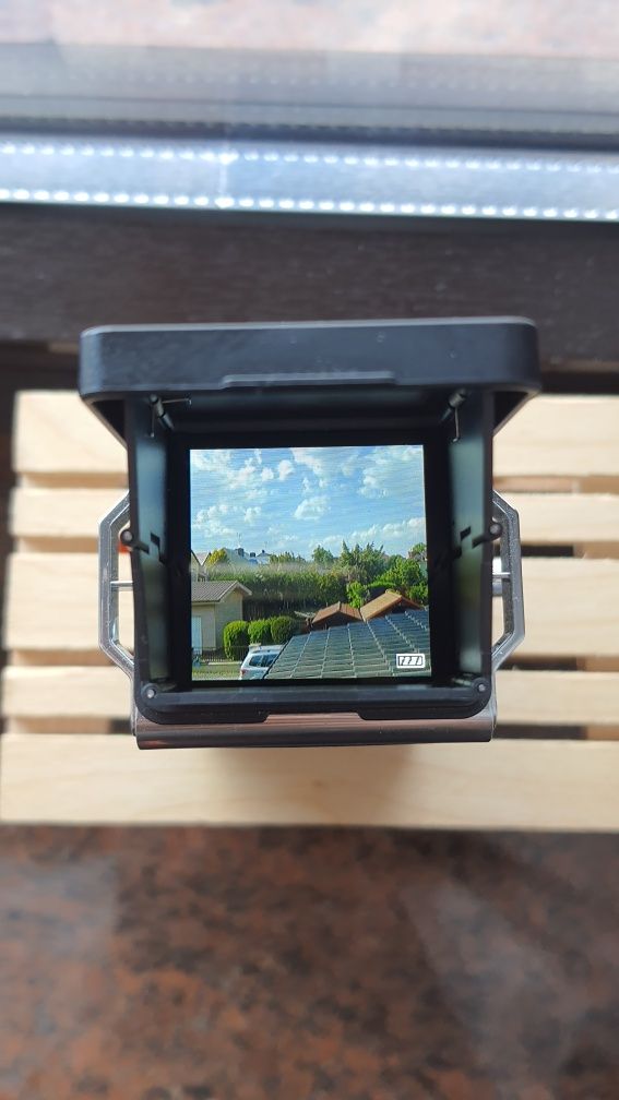 Mała cyfrowa kamerka w stylu retro