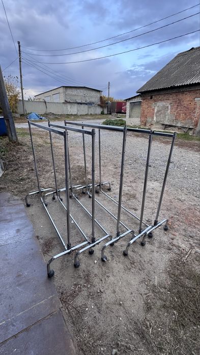 стійки, вішалки для одягу