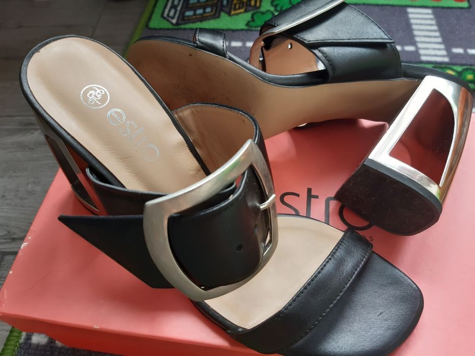 Мюлі 38 розміру Estro