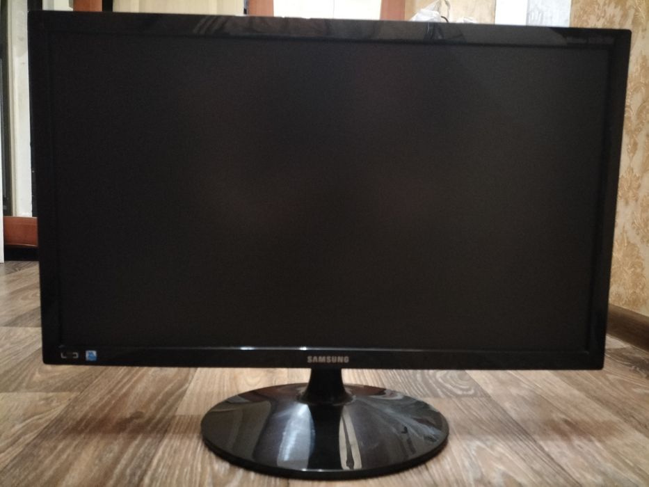 Монитор Samsung.