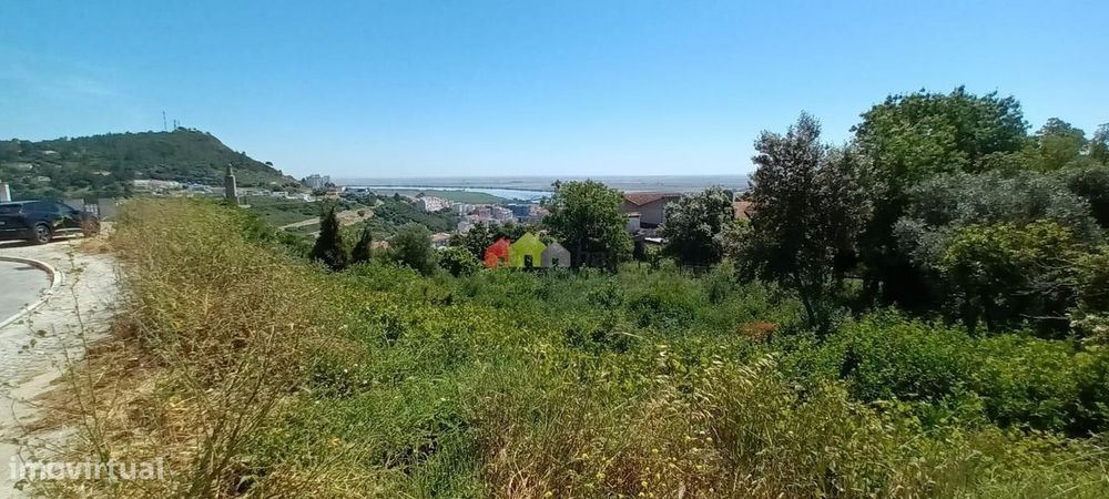 Lote terreno 1.950m2 - construção urbana - Vila Franca de Xira