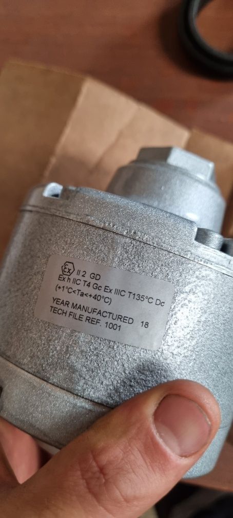 Silnik pneumatyczny GAST smarowany, TYP AM410 JF58FE