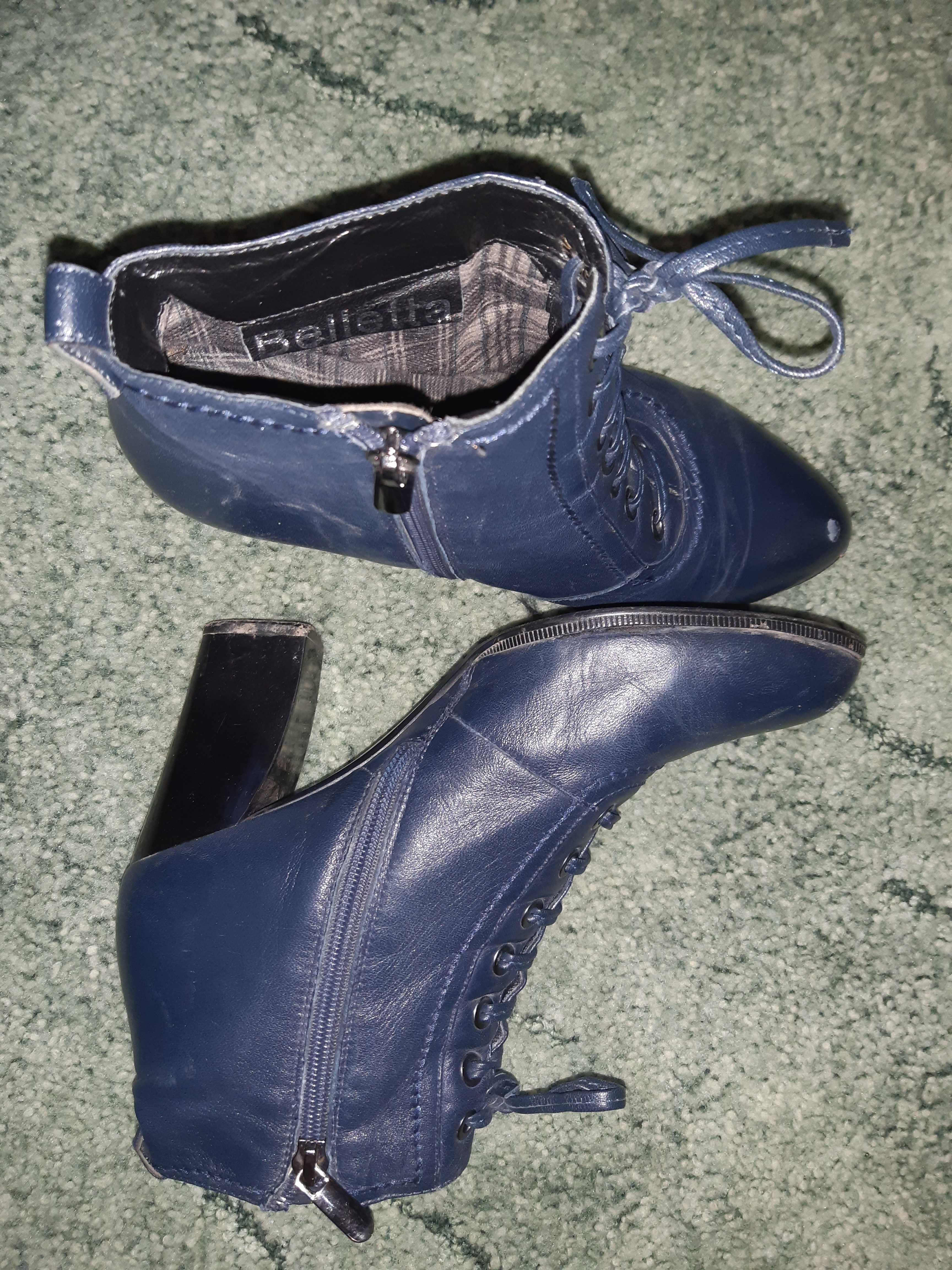 Зручні шкіряні ботинки синього кольору. Ботинки 37 размер.