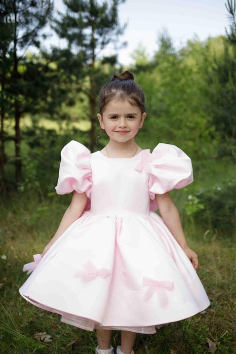 Продам дитячі сукні