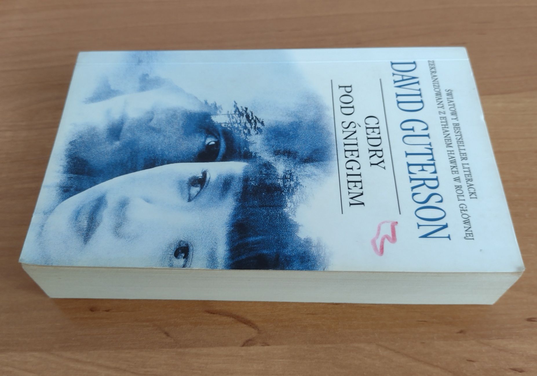 Książka "Cedry pod śniegiem" David Guterson