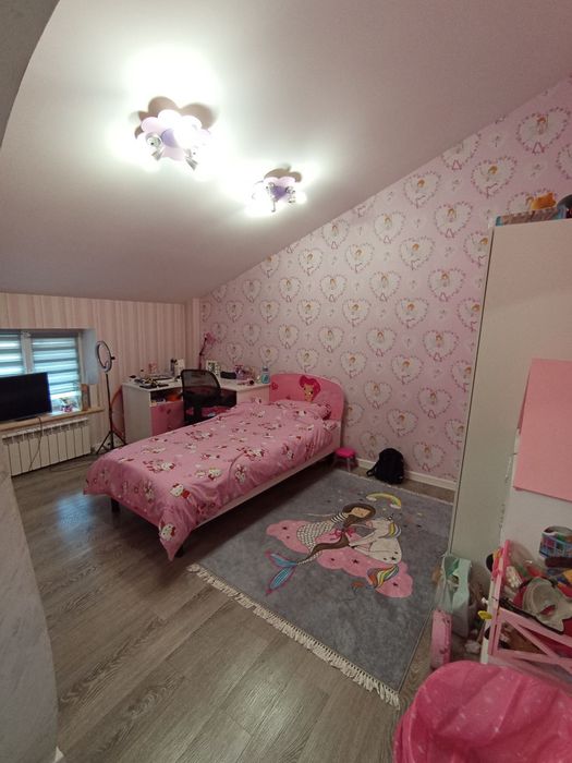 Продається 2-х поверховий будинок з євроремонтом