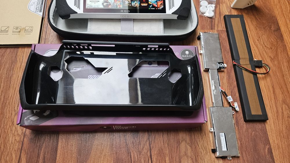 Duży zestaw konsola komputer Asus Rog Ally Z1 Extreme  bateria  76Wh