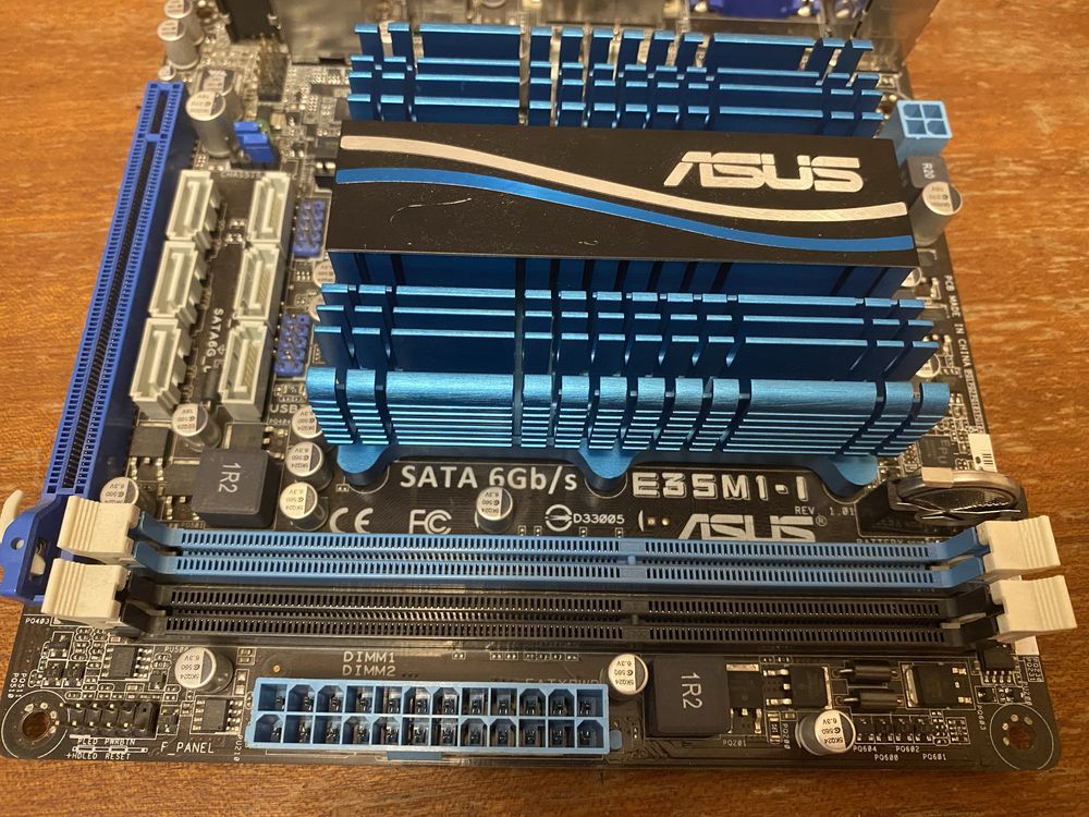 Материнська плата Asus E35M1-I Mini ITX