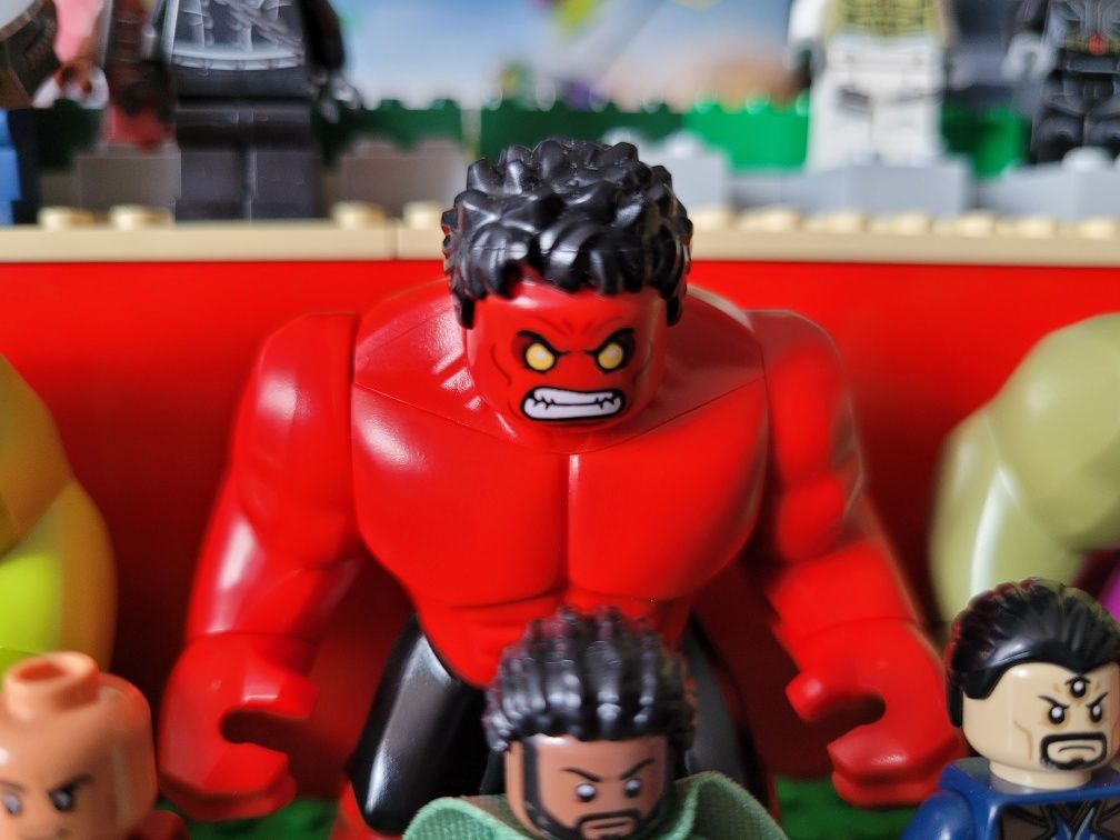 Lego 76078 red hulk vs hulk