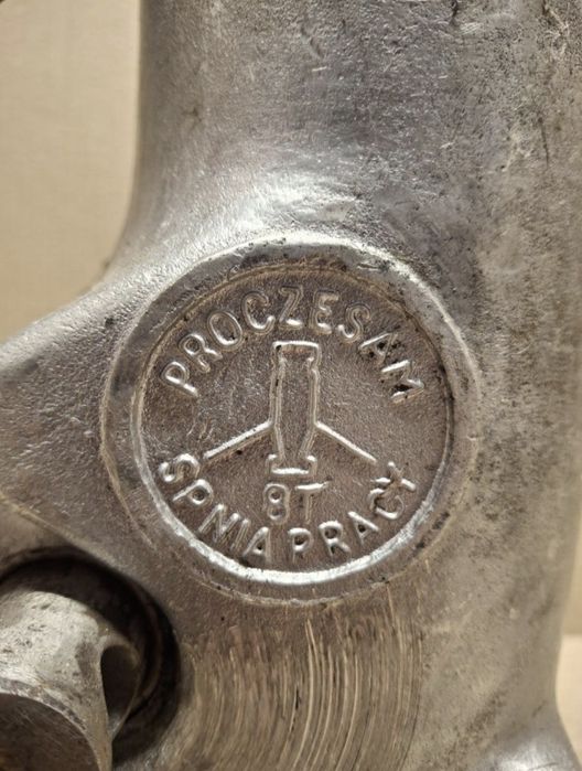 Lewarek podnośnik hydrauliczny 8t. Samochodowy