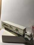 Camião miniatura mercedes