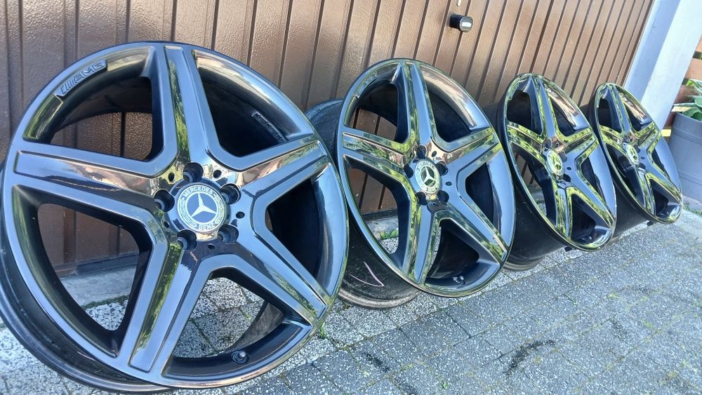 AMG  19" oryginal Mercedes 5x112  8j et43,5  W213 GLK W212 GLA Czarne