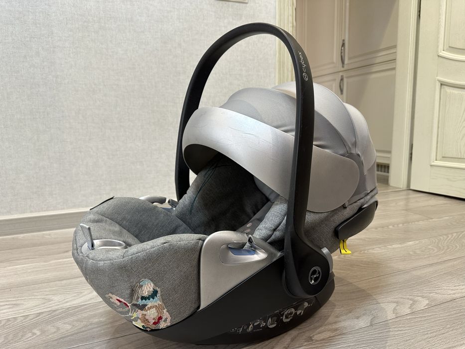 Детское автокресло