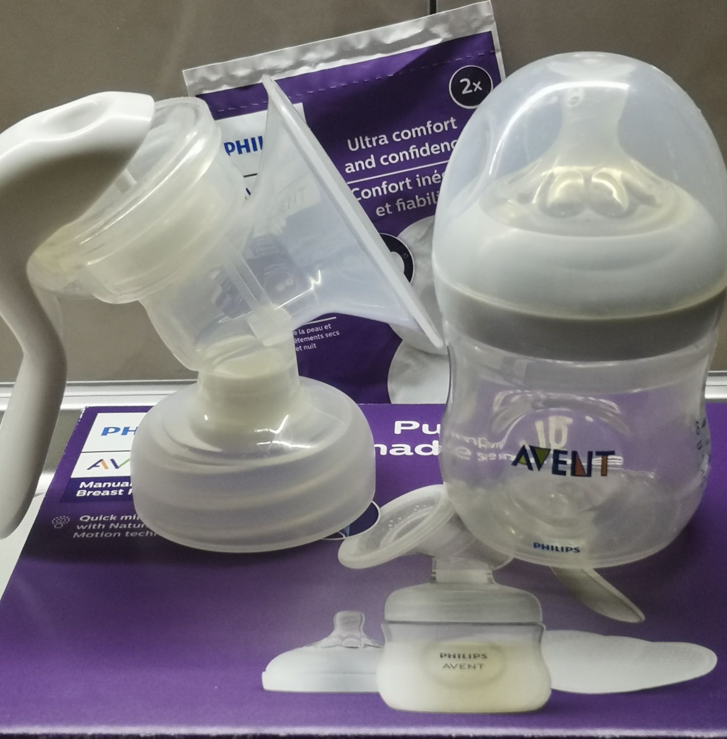 Молокоотсос Philips Avent ручной с бутылочкой