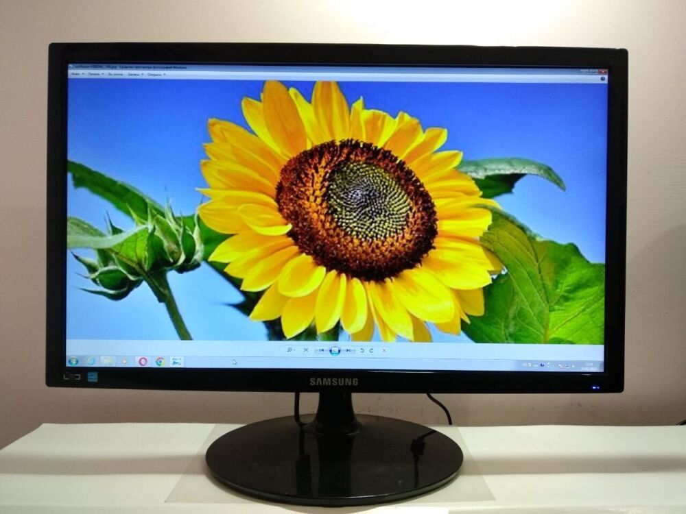 монітор Б-клас Samsung SyncMaster S23A300B з матрицею 23" (1920x1080)