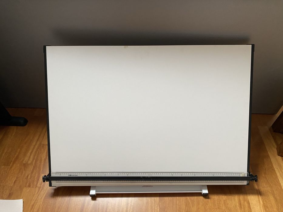 Deska kreślarska Blundell Harling A1 (max 650x920 mm) z przykładnicą