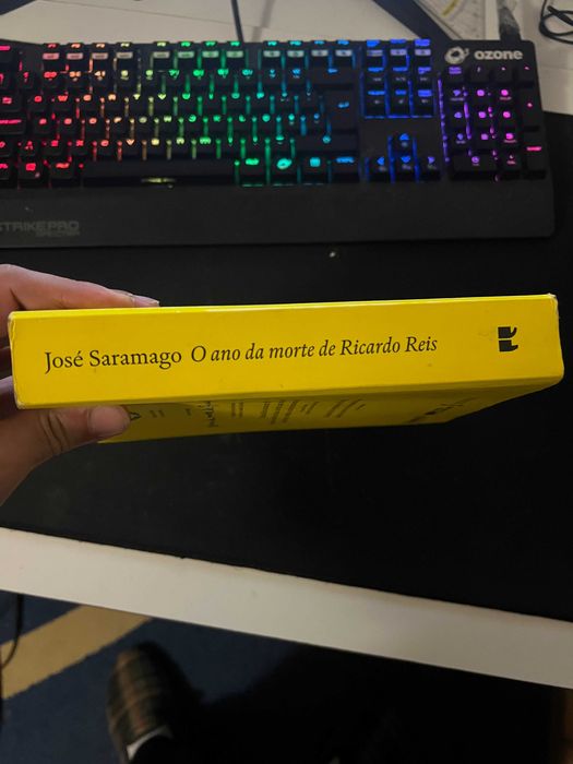 Livro "O ano da morte de Ricardo Reis" de José Saramago