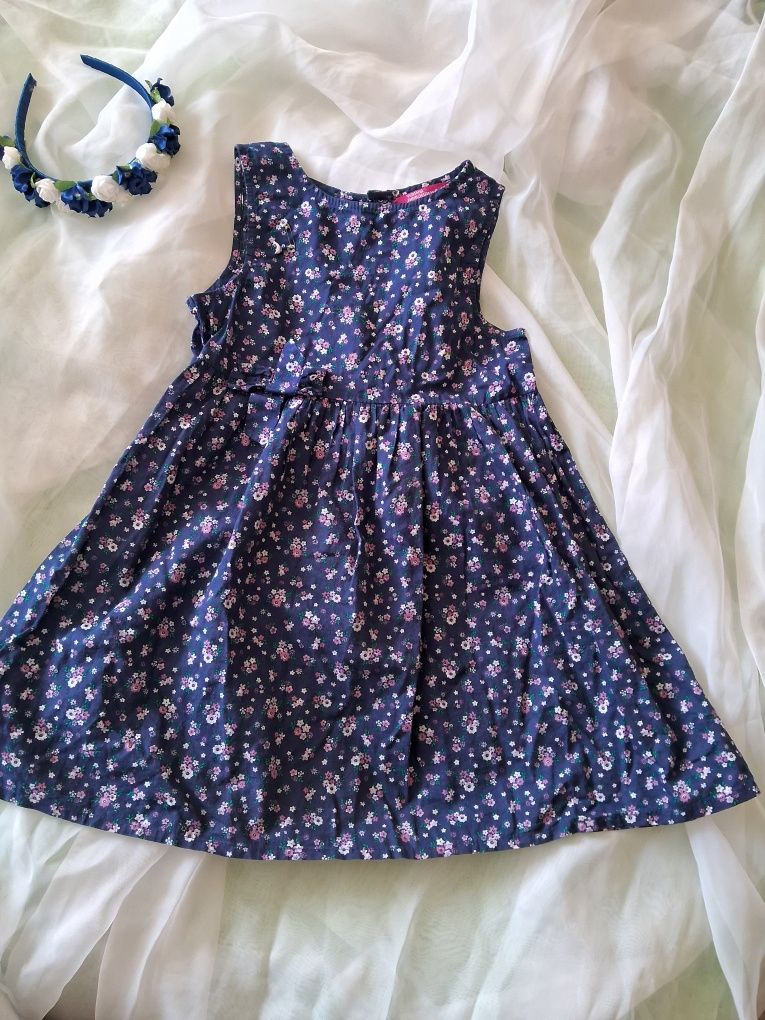 Сукня для дівчинки ,стан нового,легеньке 104-110 розмір