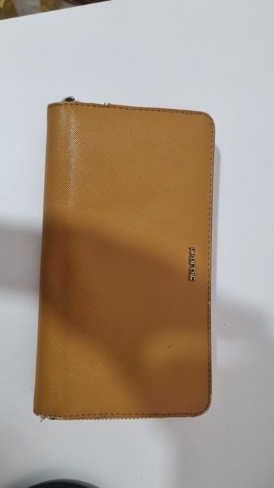 Carteira parfois