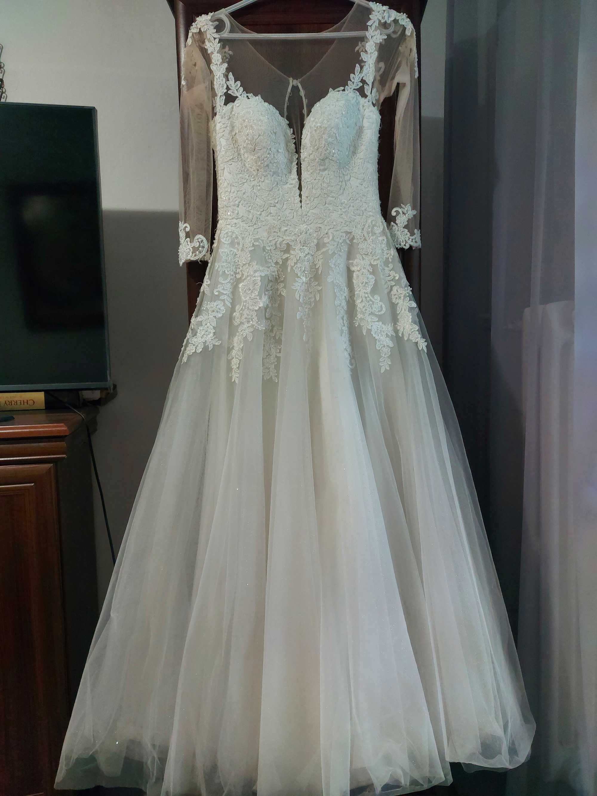 Suknia ślubna kroju księżniczki