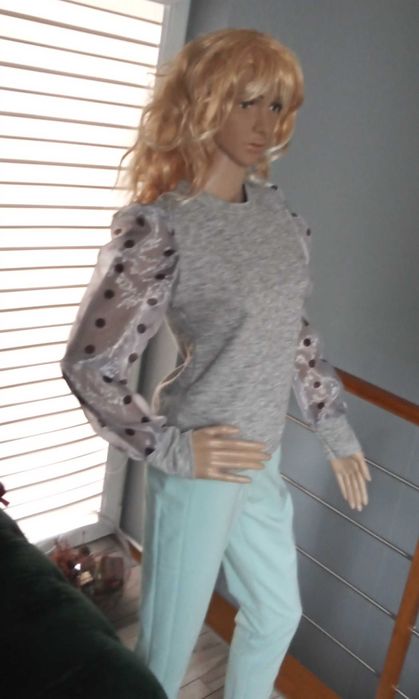 Bluzka Damska z Tiulowym Rękawem.