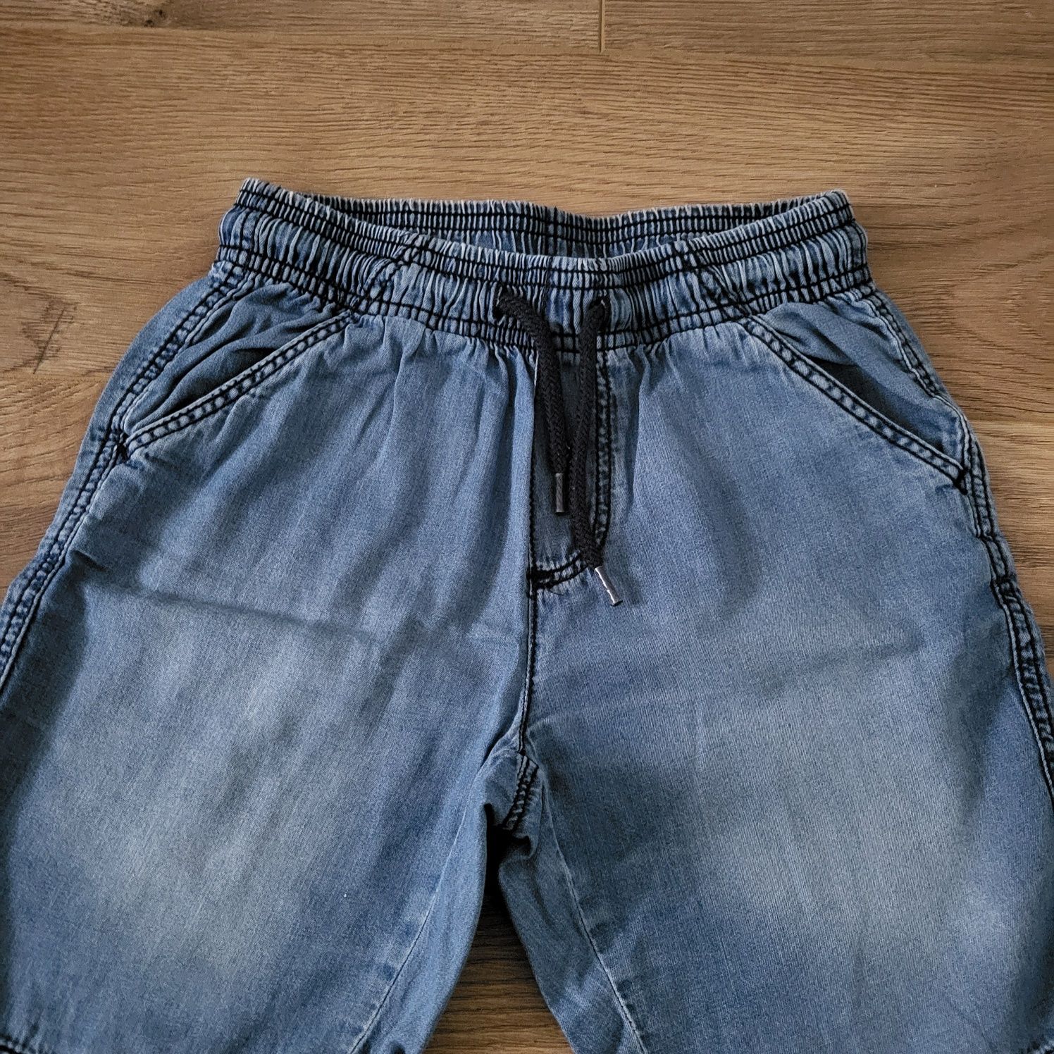 Spodenki krótkie chłopięce r.110/116 Lupilu, materiał cienki jeans