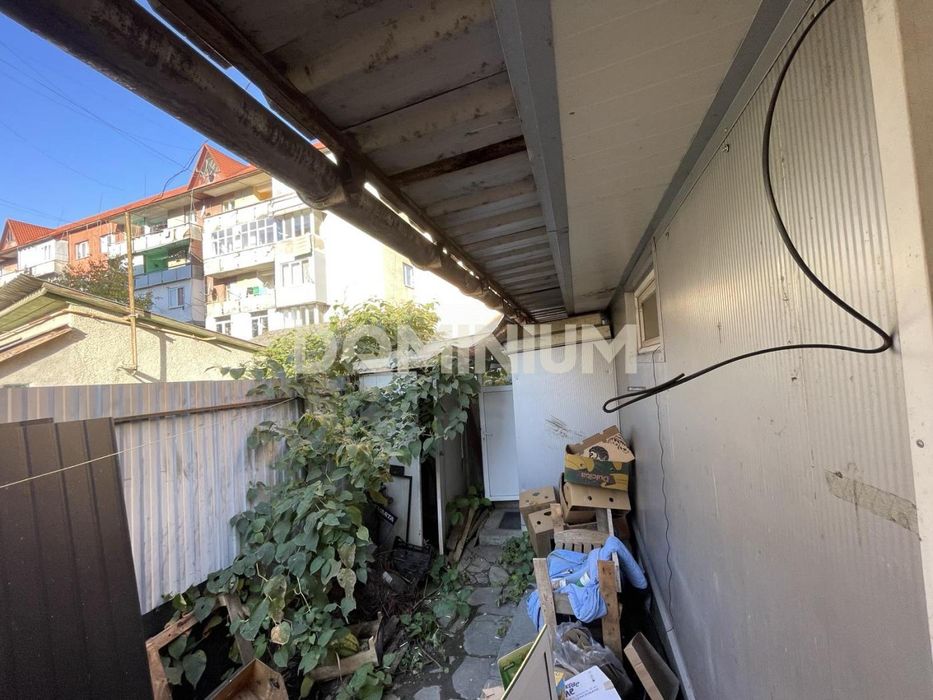 Продається комерція в місті Хуст по центральній дорозі