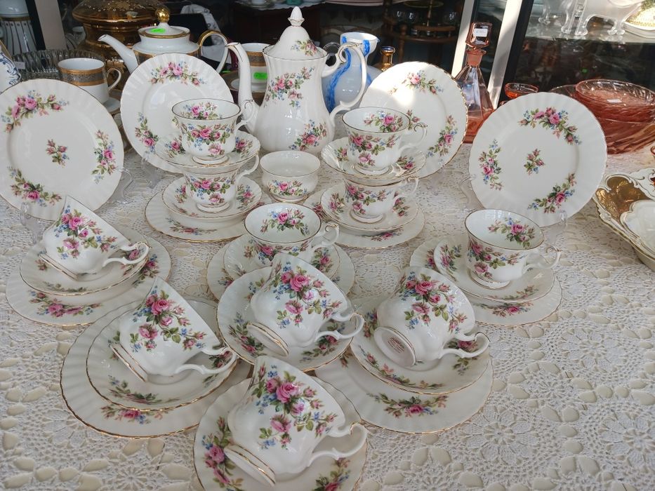 Royal Albert 11 osob serwis kawowy Moose Rose