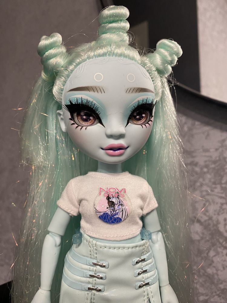 Кукла Shadow High Zooey Electra