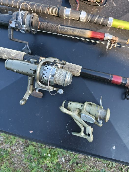 Zestaw 3 wędek z kołowrotkami najdłuższa 4,50m, plus 1 kołowrotek