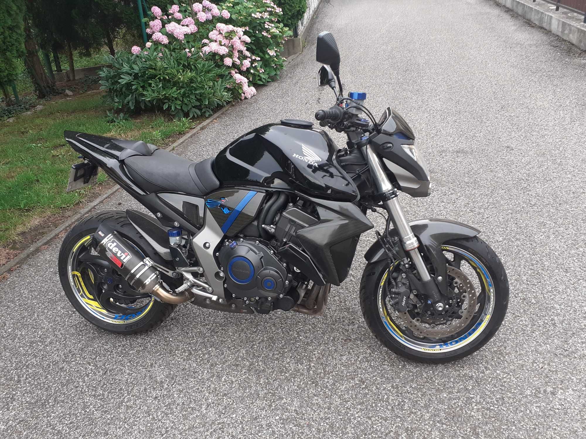 CB1000R z 2009 r ABS Devil Nowe Opony carbony wypasiona z ABSem