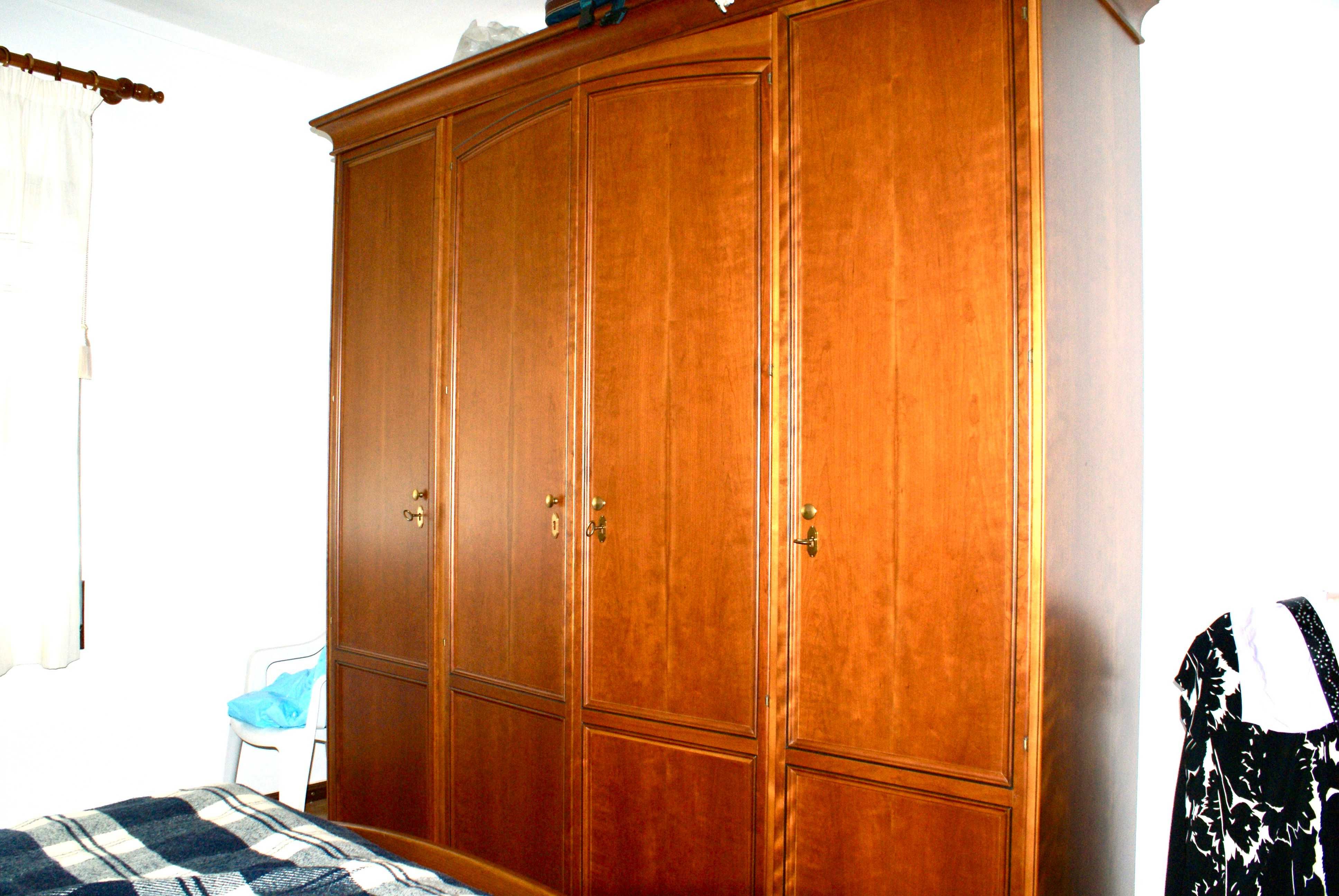 Roupeiro com 04 portas